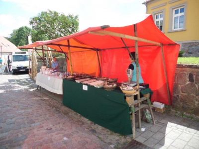 Marktstand mit Plane