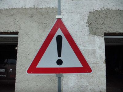 Warnschild "Achtung"